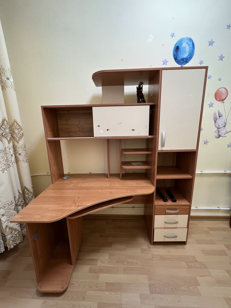 Компьютерный стол
