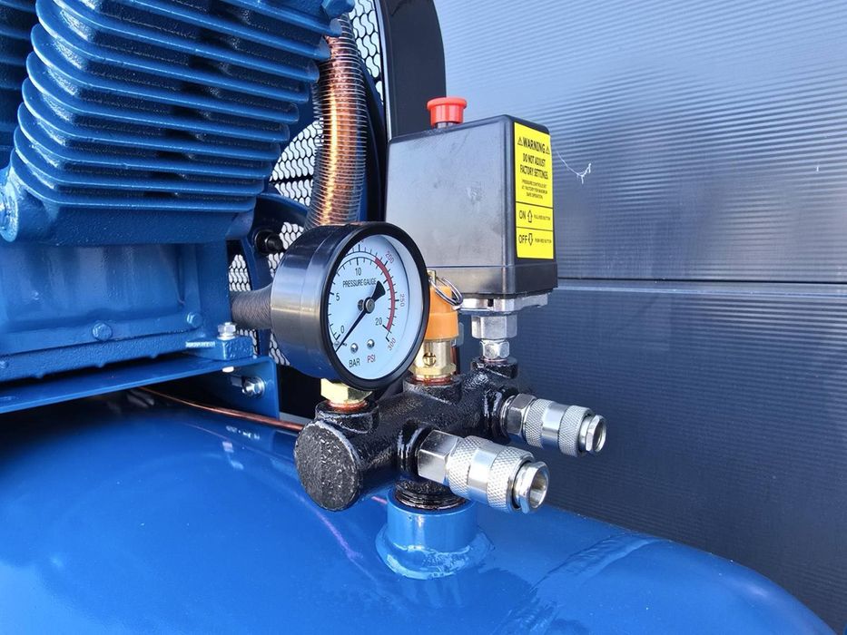 Въздушен компресор TACH 500L V-1.05T/12.5