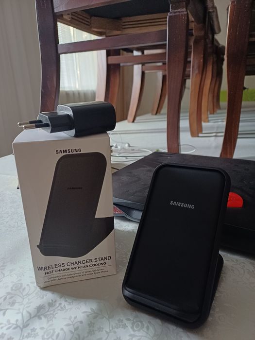 Беспроводная оригинальная зарядка Samsung Wireless Charger Convertible