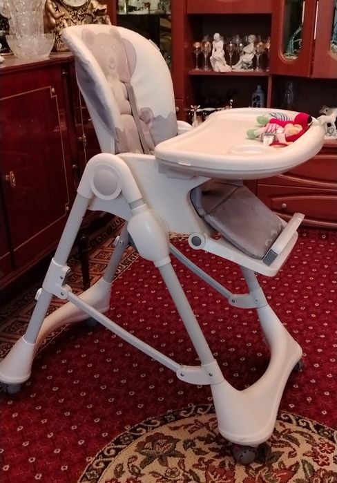 Недорого, универсальный, детский стульчик.