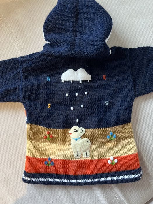 Бебешка вълнена жилетка от Перу