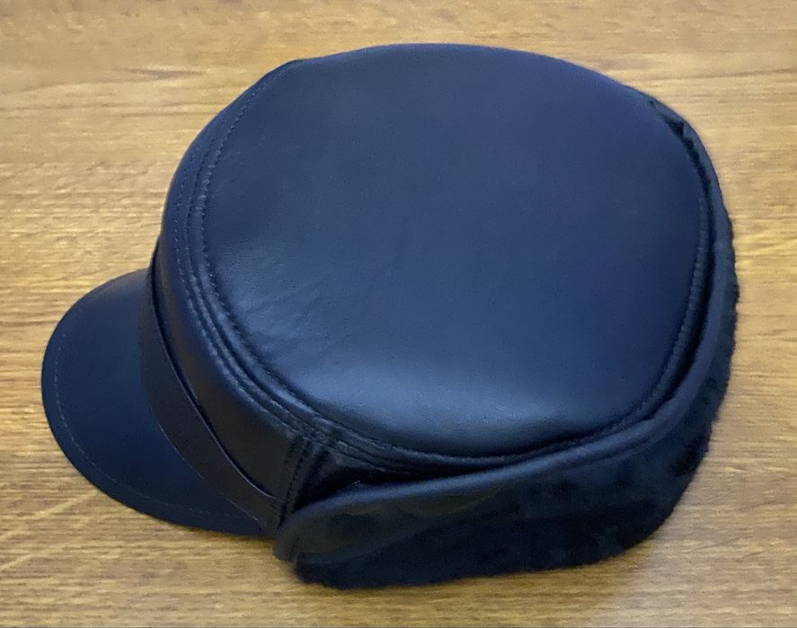 Шапка осенне-зимняя, утепленная из натуральной  кожи