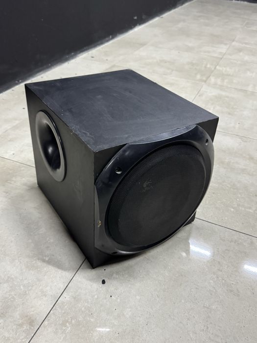 Шестиканальный музыка центр