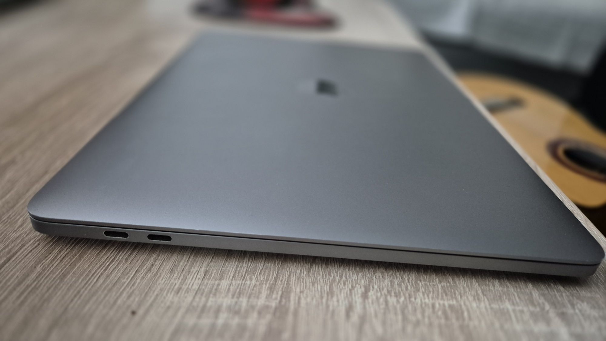 Macbook pro 13", 2020г, 32GB RAM, 1 TB SSD