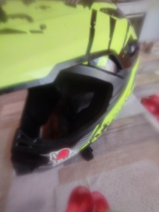 продаю шлем б/у зелёный