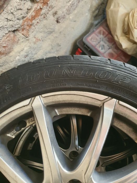 Vând cauciucuri plus jenti vara 215/45 R16