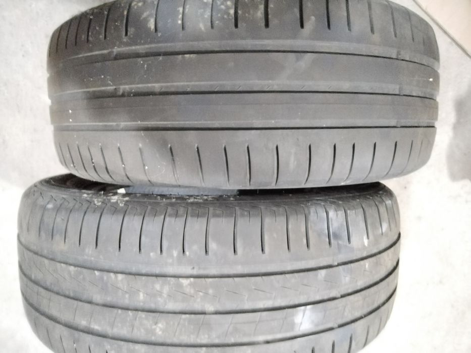 Vand 2 cauciucuri de vara marca Hankook.