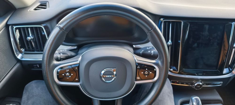 Volvo V60 T8 Plug-in Hybrid 2019 AWD