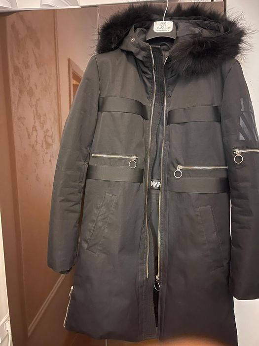 Vând geaca off white