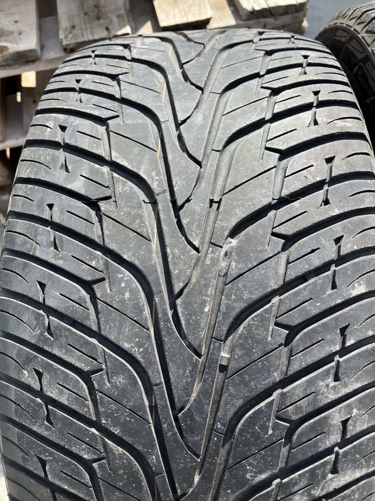 2 бр Летни гуми 305/40/22 Hankook