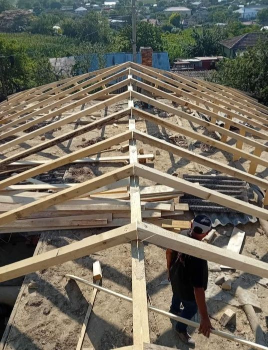 Firmă specializată în construcția și renovarea acoperișurilor – servic