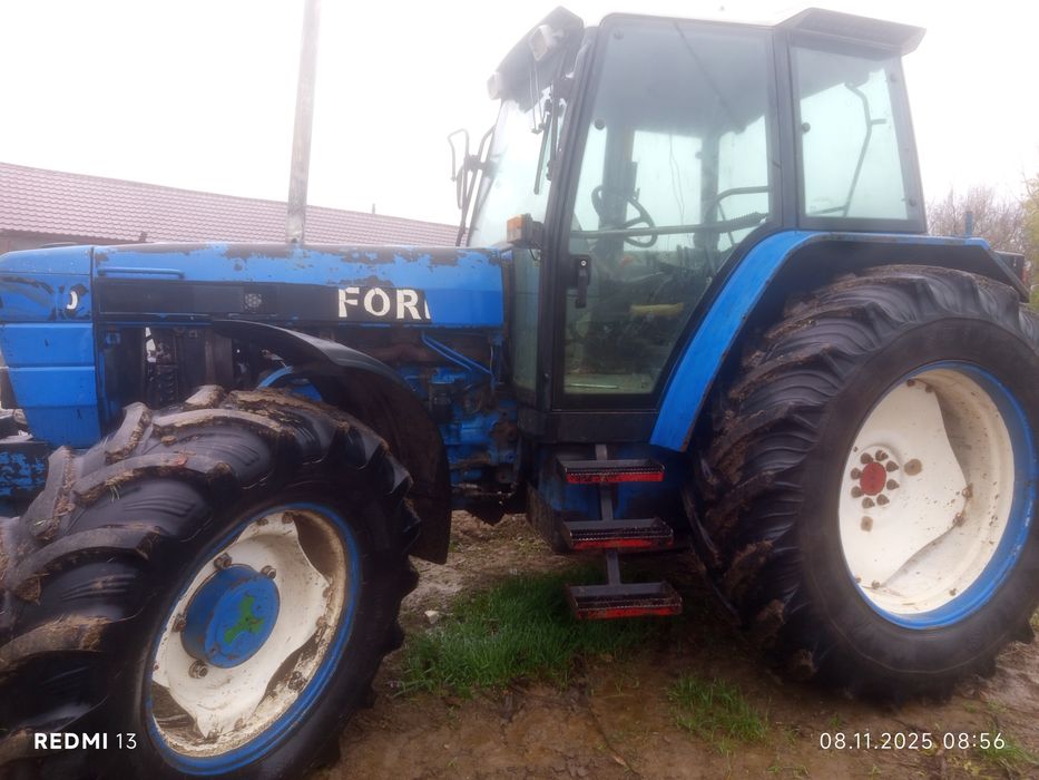 Tractor Ford 8240
