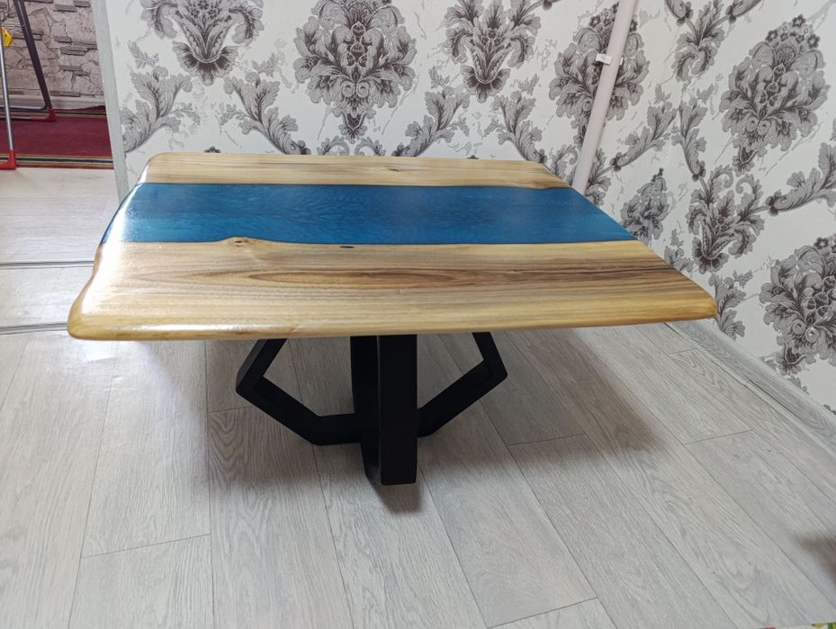 Журнальный столик