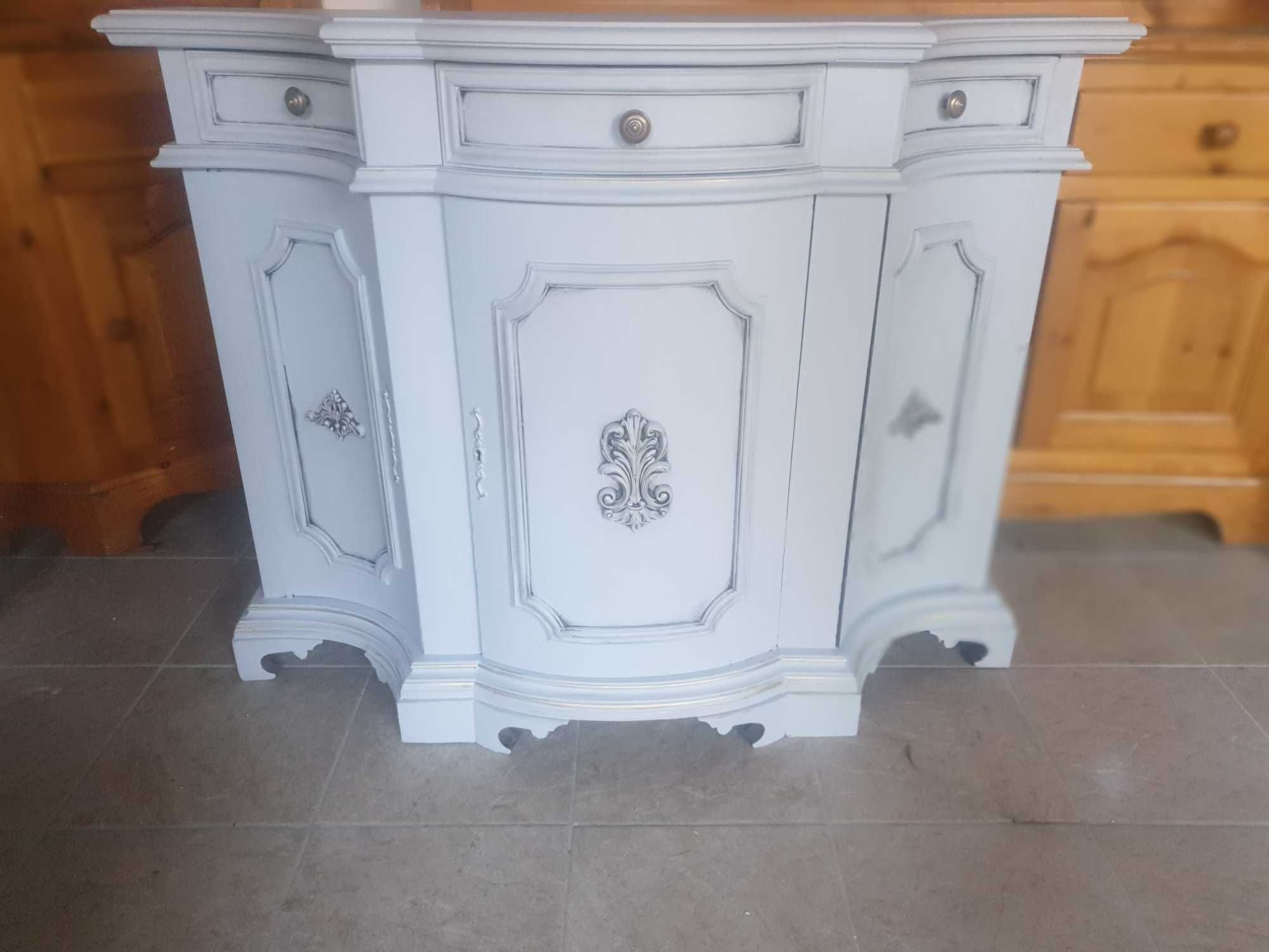 Mobilier lemn masiv