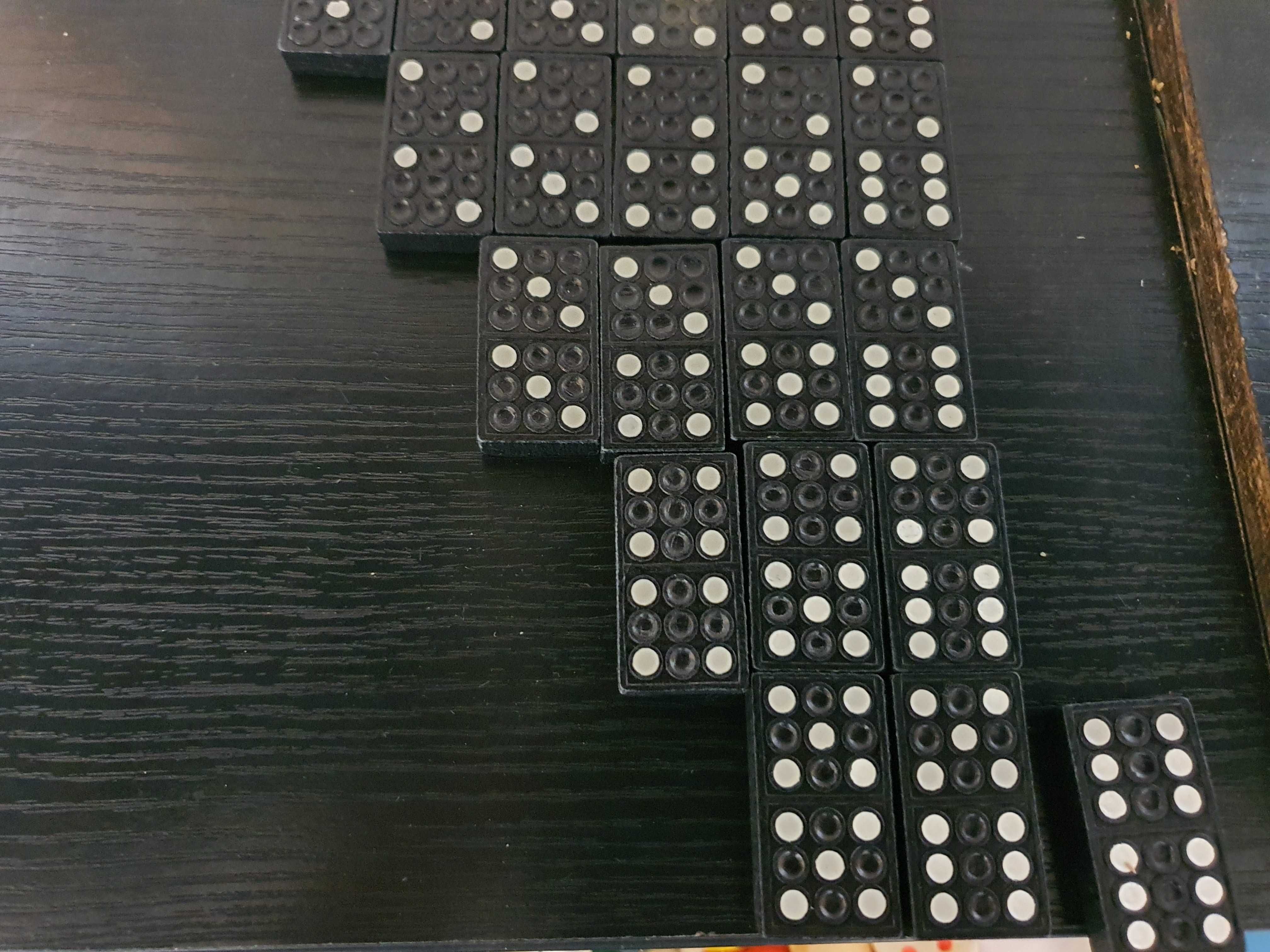 Joc de domino cu 28 piese de lemn