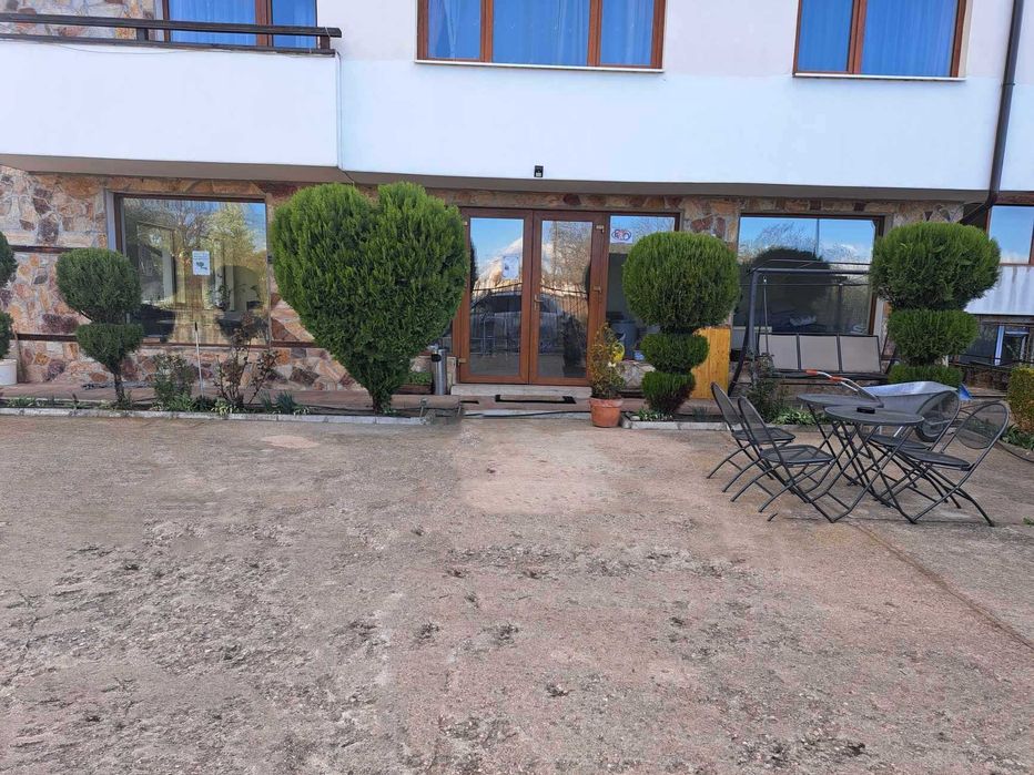 Дава се под наем Офис в Банско - 111 кв.м за 663 € - Снимка #1