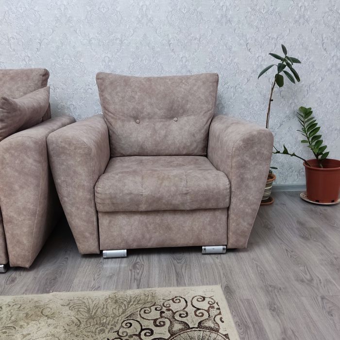 Продаётся два комплекта дивана с креслом