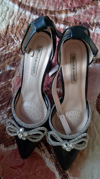 Продам туфли женские