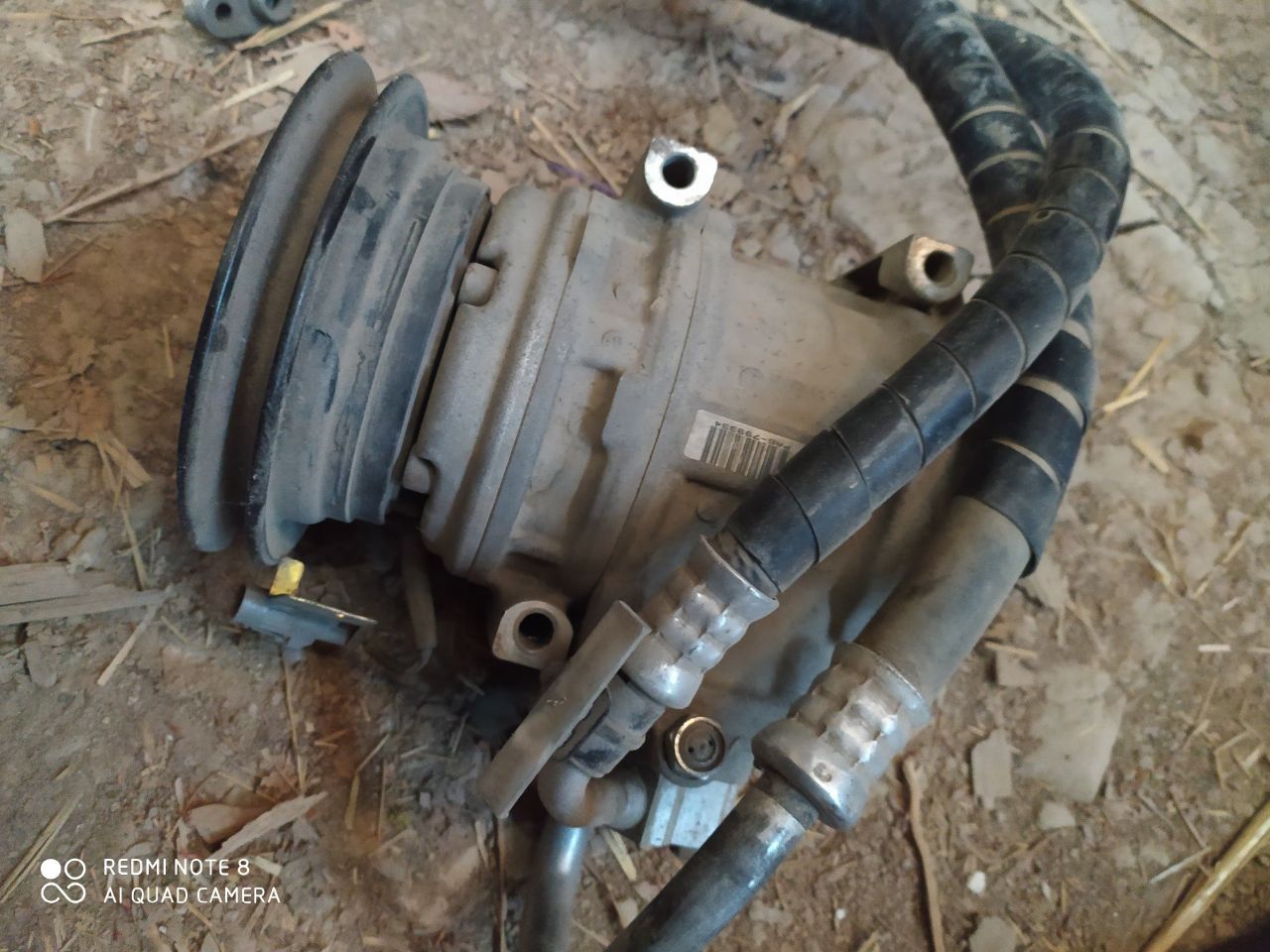 Продаётся Компрессор кондиционера от TOYOTA HILUX