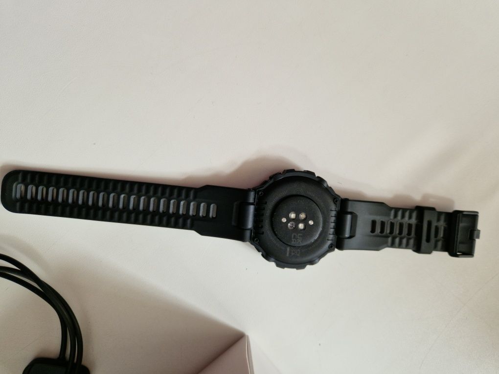 Продаю Amazfit T-Rex Pro в идеальном состоянии