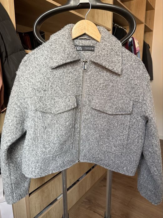Полупальто букле  Zara