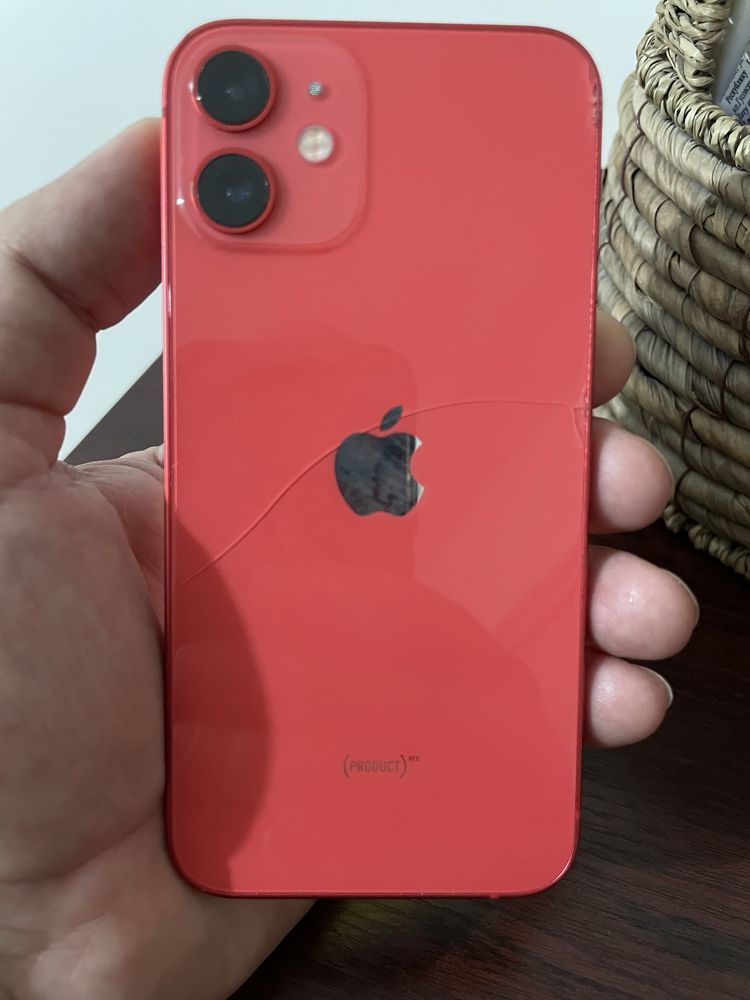 Iphone 12 mini. RED