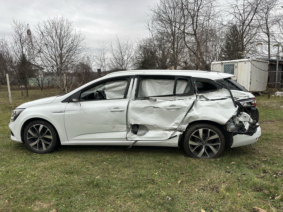 Renault megane bose 1.3 tce 2018 avariat