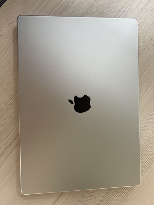 Macbook pro 16 m2 pro