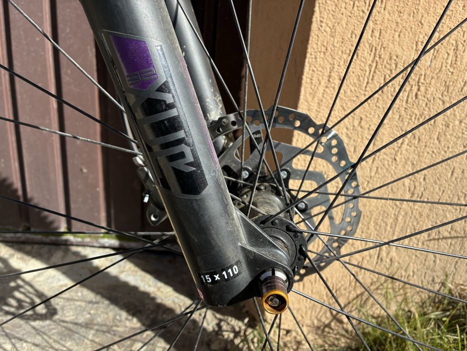 Bicicleta carbon MTB Polygon c2 de 29 echipata Shimano Deore