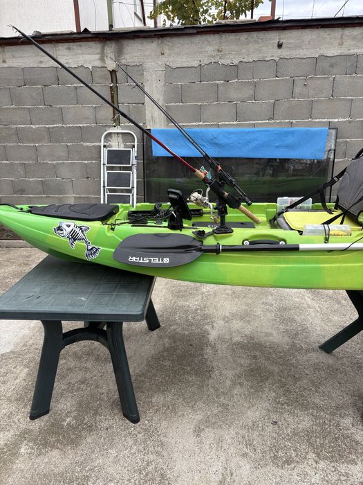 Каяк с ел.двигател