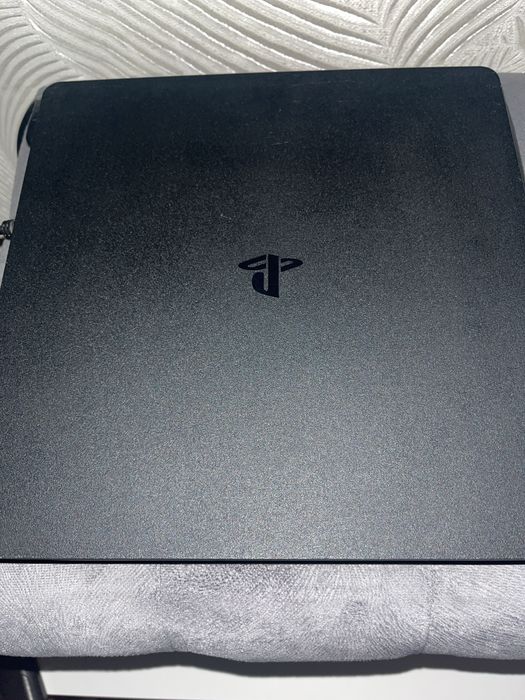 Продам плейстейшин 4 slim