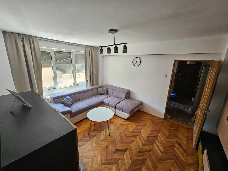 Inchiriez ap 3 camere Libelula cu loc parcare