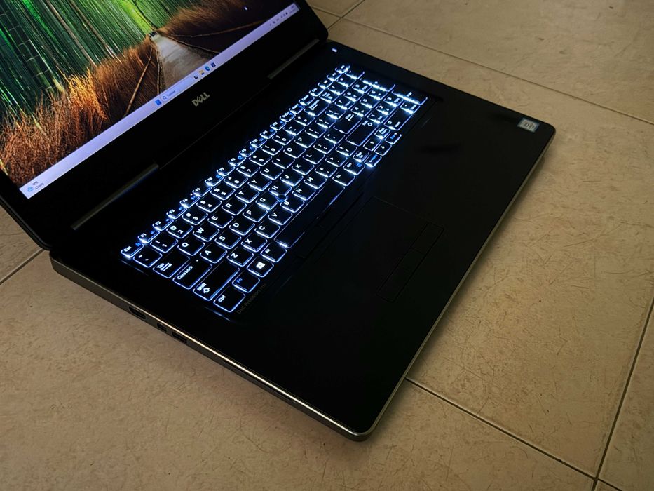 17.3' FHD i7-6820HQ DELL Precision 7710 16GB DDR4/512GB NVMe/FirePro