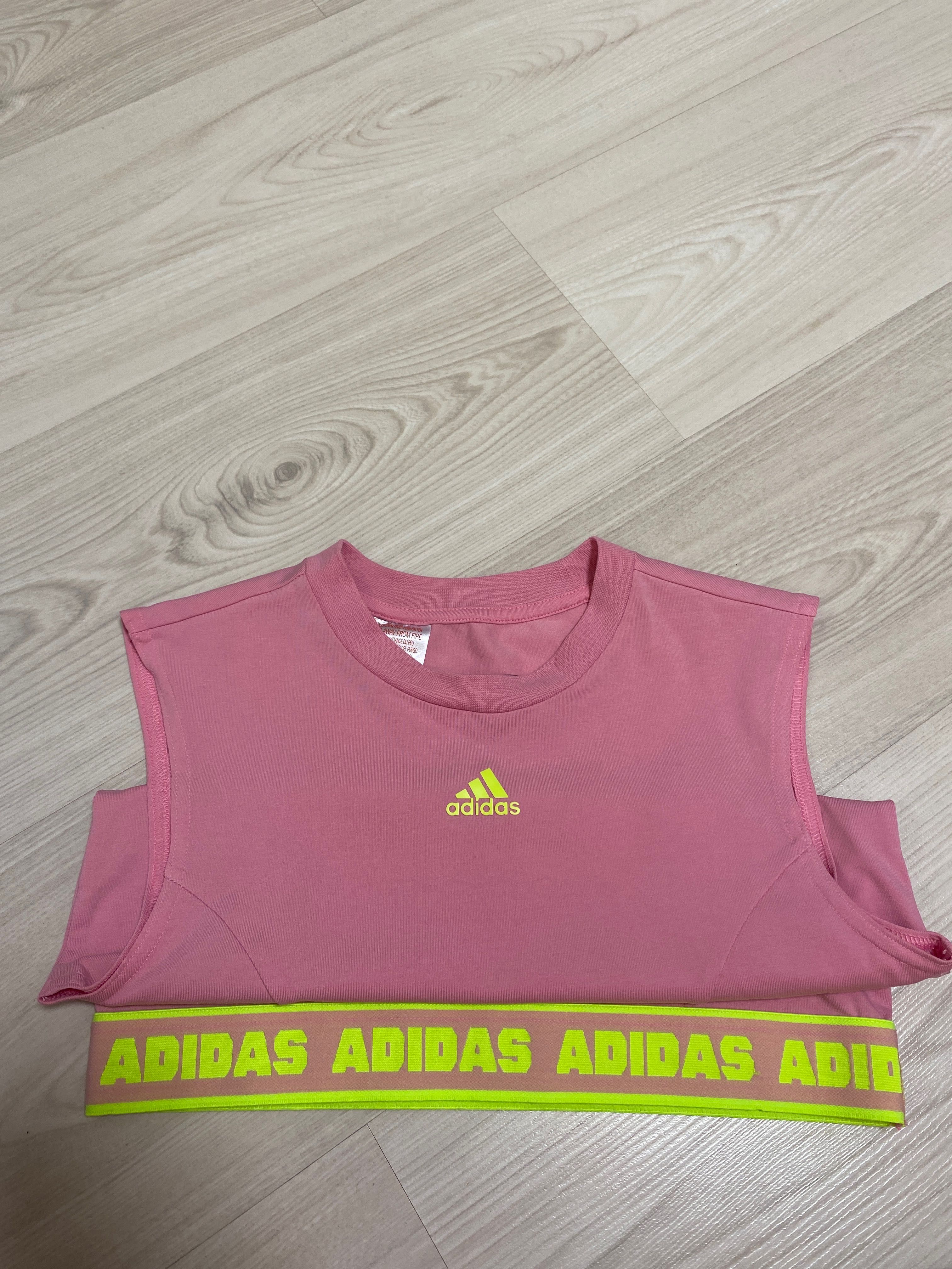 Потник ADIDAS,нов без етикет.Подходящ и за дамско ХS