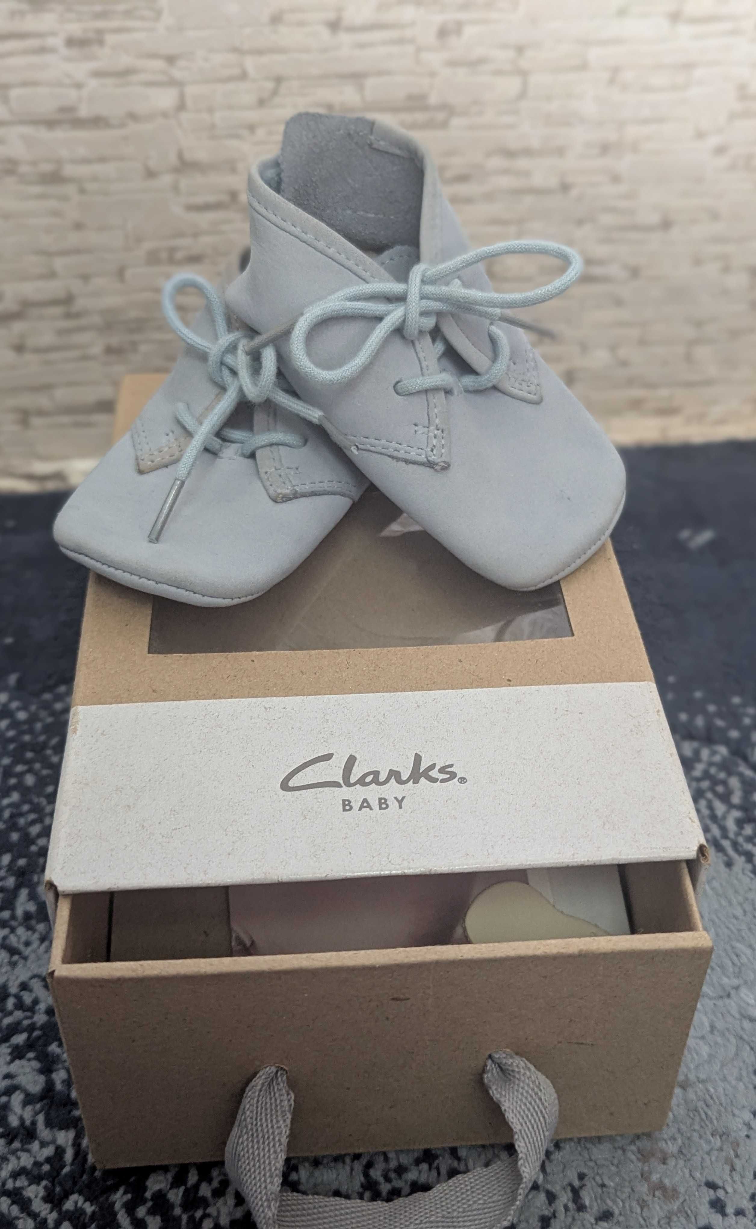 Оригинални Бебешки обувки  Clarks 6-9m