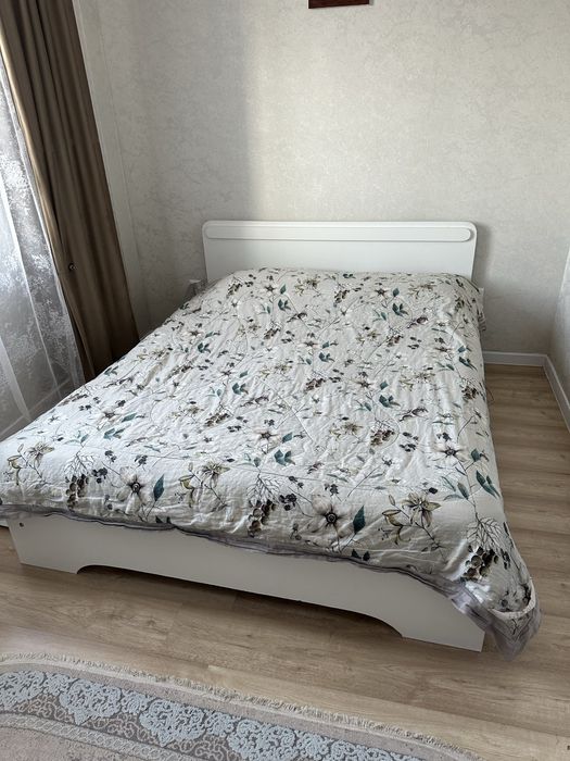 Продам кровать район нова сити