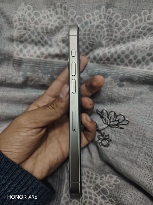 IPhone 15 pro ochilamgan