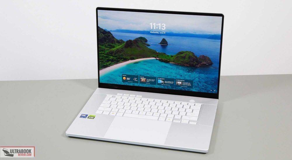 Asus Zephyrus G16 - Core i9, RTX 5090, 64GB DRAM, 16" OLED