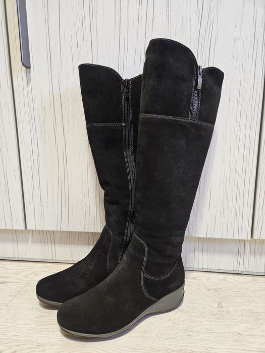 Продам зимние сапожки