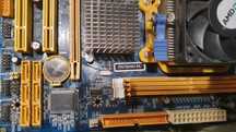 Продавам дъно с процесор AMD Athlon II X2 240