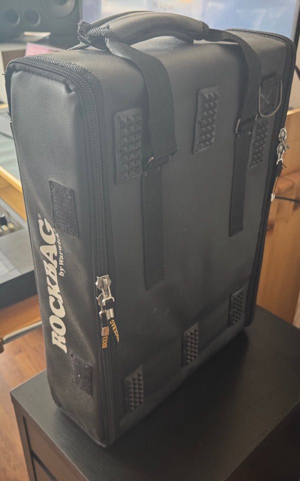 Fractal Axe-Fx II Mark II + 2U rack case