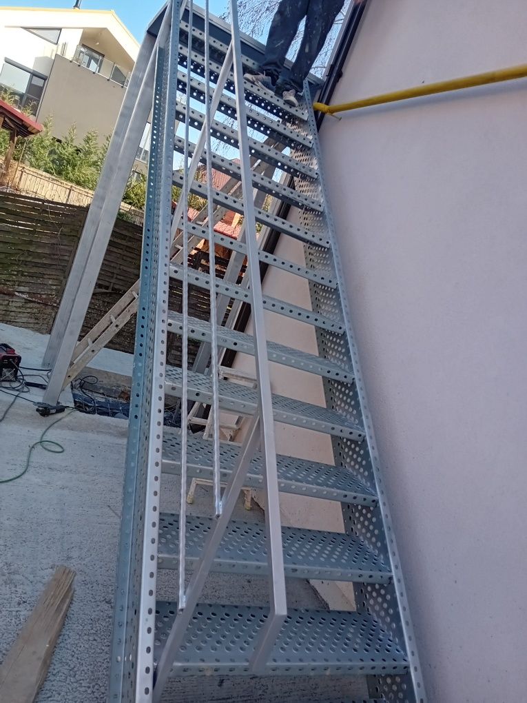 Scara metalica zincata 4mm grosime în stoc