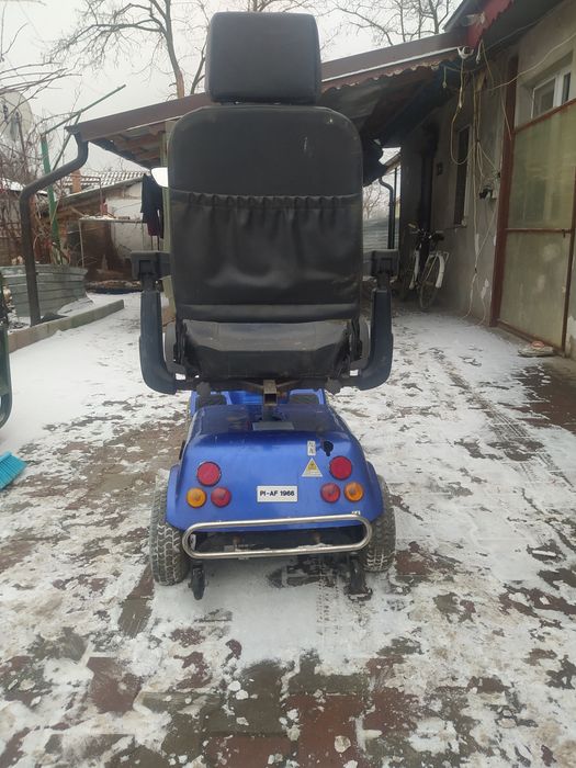 Vând scuter pentru persoane cu dizabilități