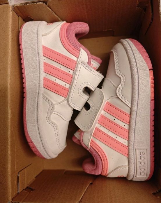 Детски обувки Адидас Нови