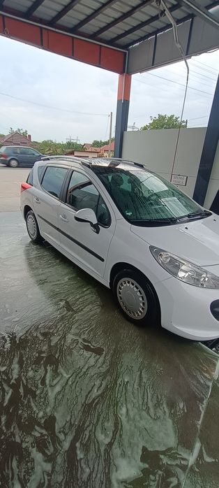 Vând Peugeot 207 SW