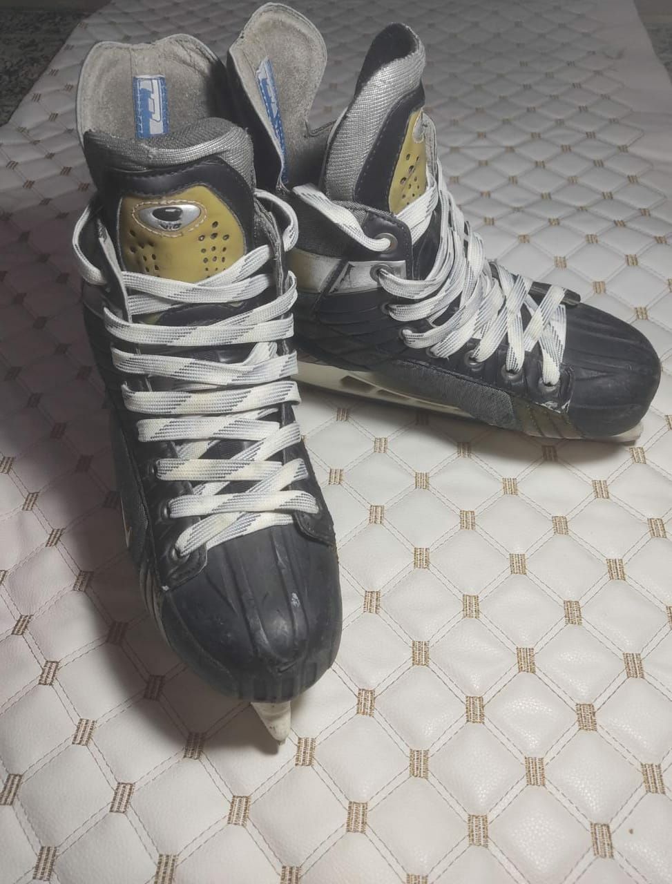 Коньки Bauer Nike V10