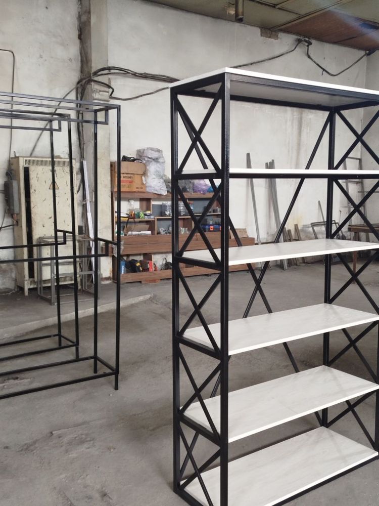 Loft mebel stelajlari