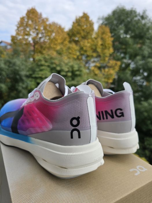 On Running Cloudboom Strike 43 Noi!