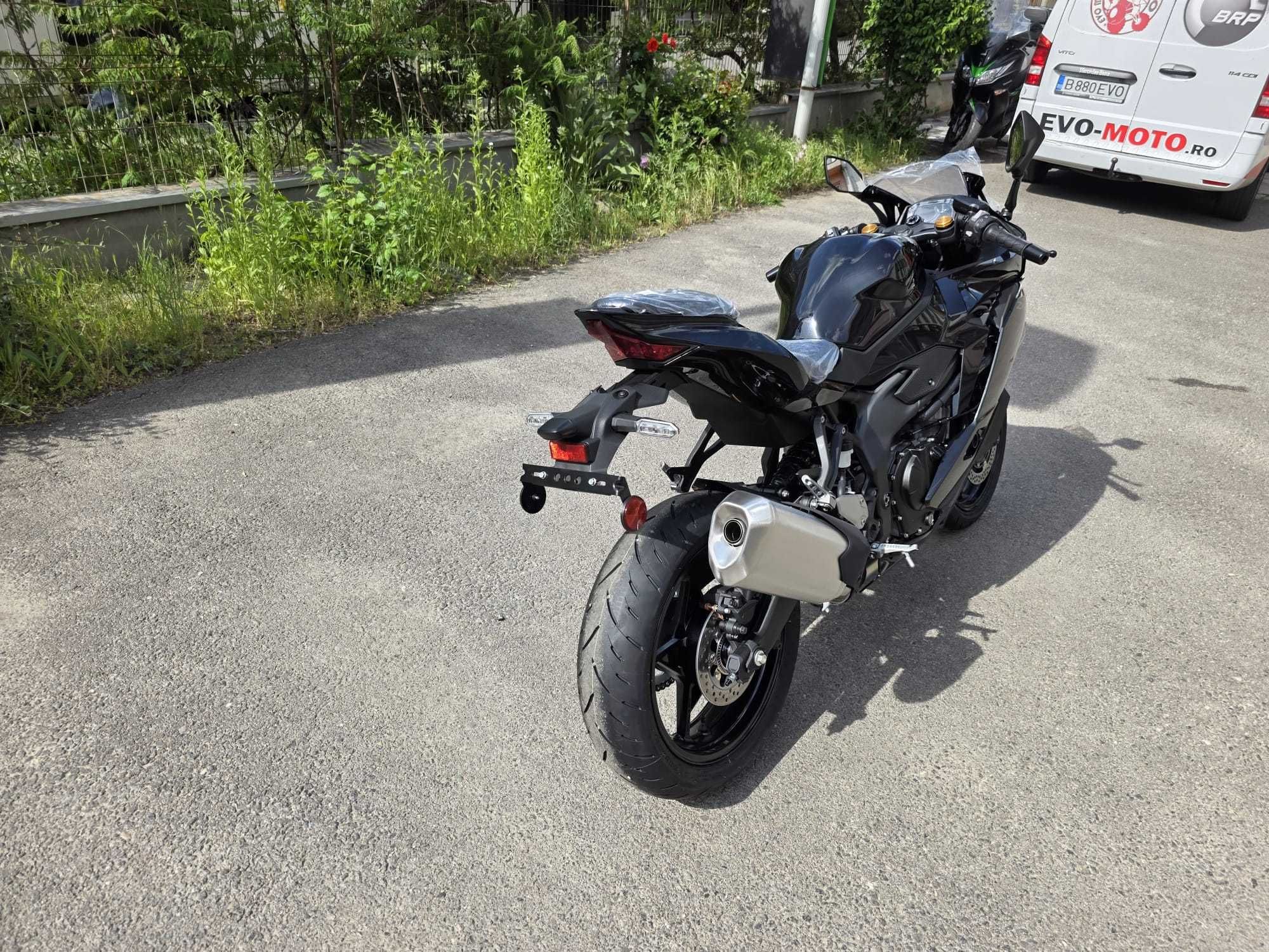 Motocicleta noua Kawasaki ZX-4R 2025 in stoc
