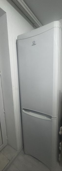 Холодильник двухкамерный